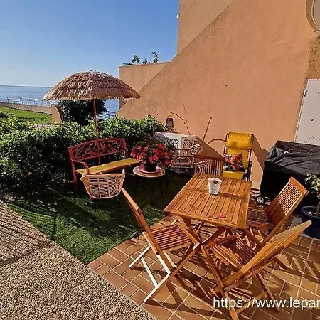 Location Cap Neree Acces Direct, Piscine Et Jardin, Le Trayas Entre Cannes Et Saint-raphael * Saint-Raphael (Var)