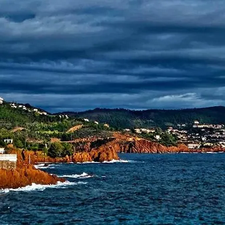 Lejlighed Cote D'azur Entre Cannes Et Saint-raphael, Acces Direct, Piscine Et Jardin, Cap Neree Le Trayas